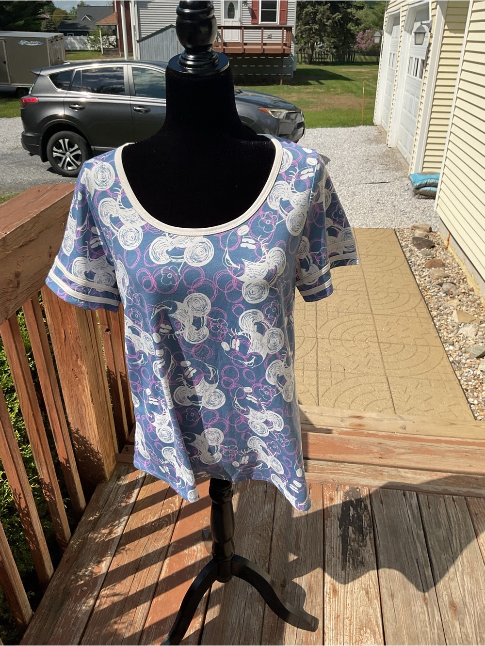 LuLaRoe Blue Floral Scoop Neck Tee with White & Pink Accents Disney collection